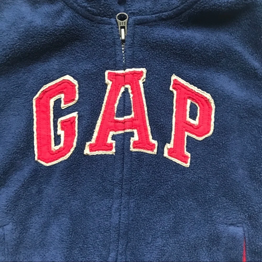 •GAP• Signature fleece hoodie